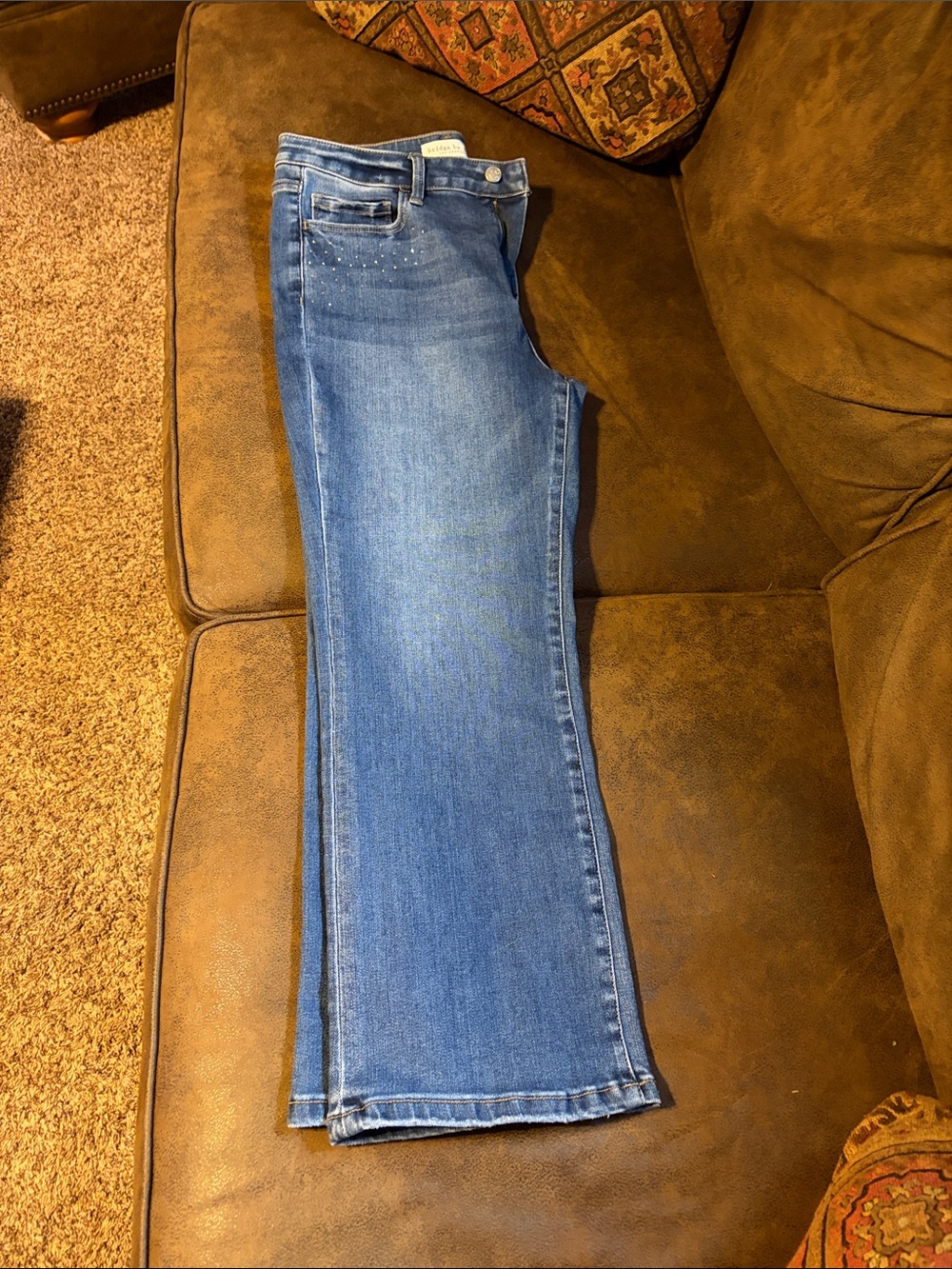 High-Rise Blue Wide-Leg Jeans with Subtle Pocket Accent